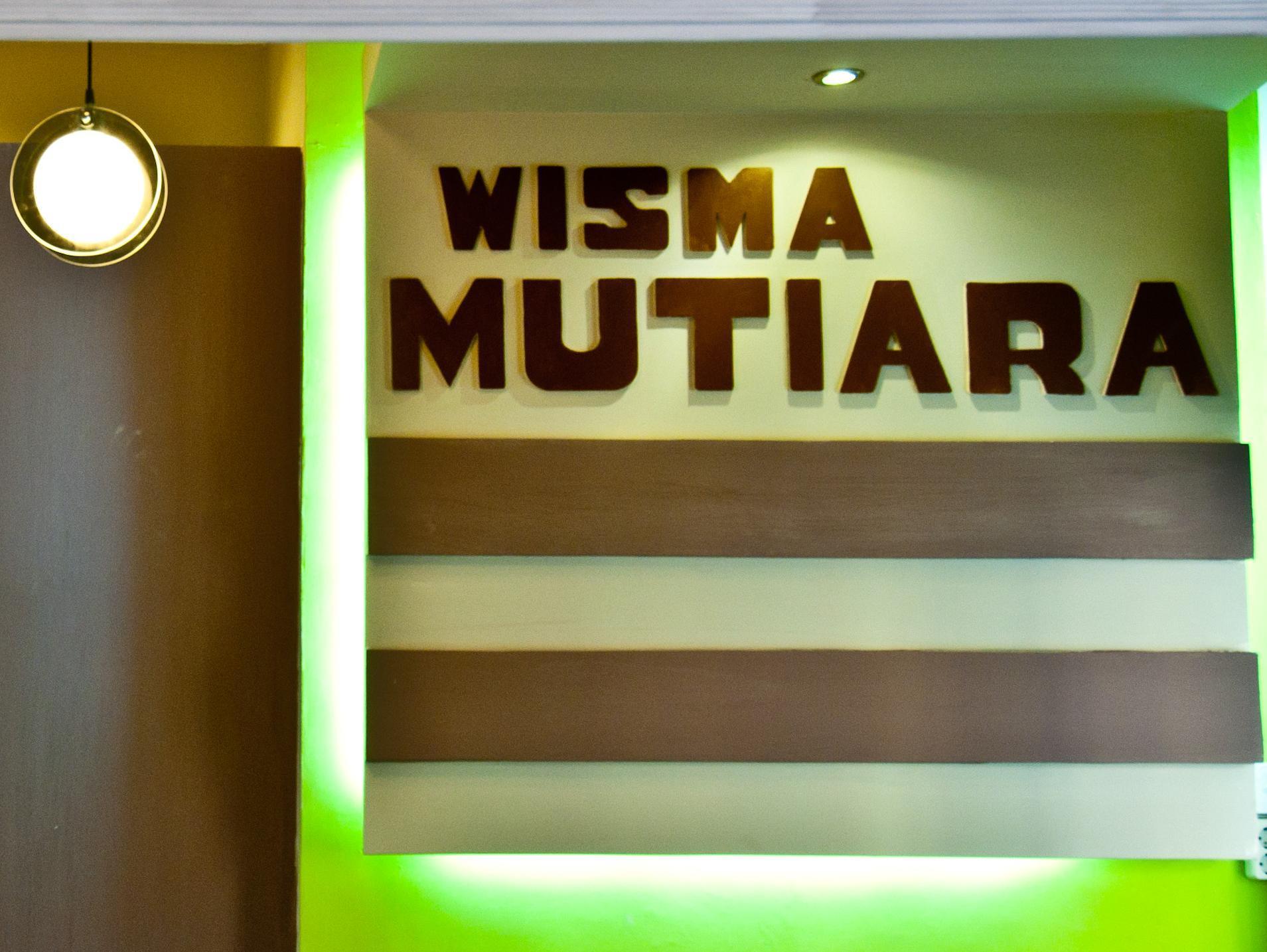 ホテル Wisma Mutiara マカッサル エクステリア 写真
